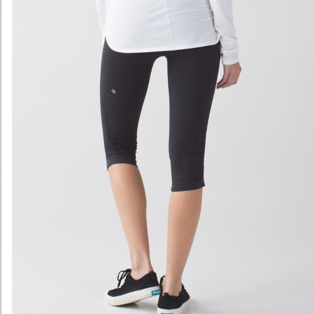 Lululemon In The Flow Crop II Heathered Deep Coal - Picture 5 of 7